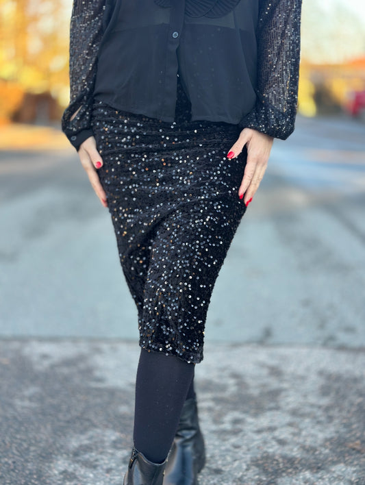 Paljettkjol lång med sprund baktill - Svart