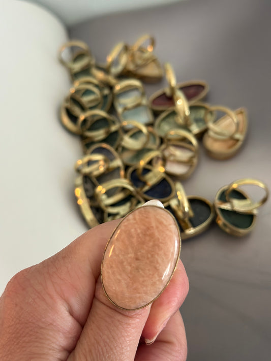 Ringar med stor sten - Olika färger