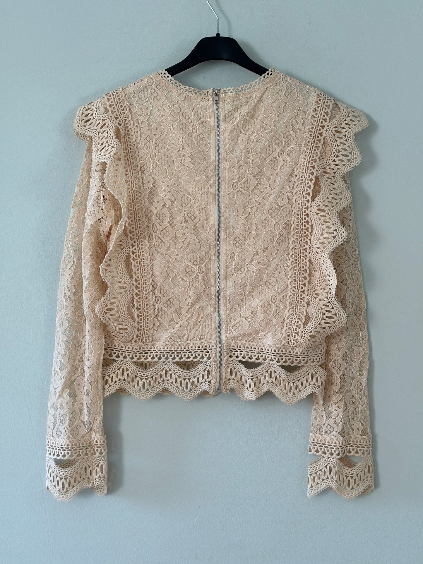 Spetsblus ”Astrid” med dragkedja i ryggen - Beige