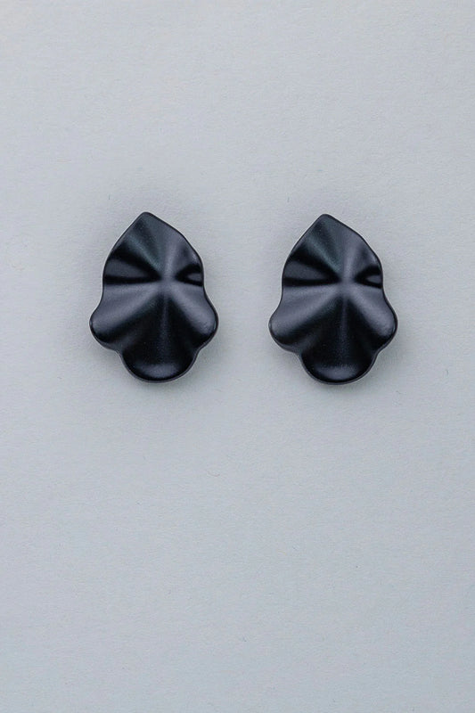 Bow 19, LIP EARRINGS PEARL - BLACK