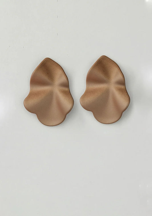 Bow 19, LIP EARRINGS PEARL - NOUGAT