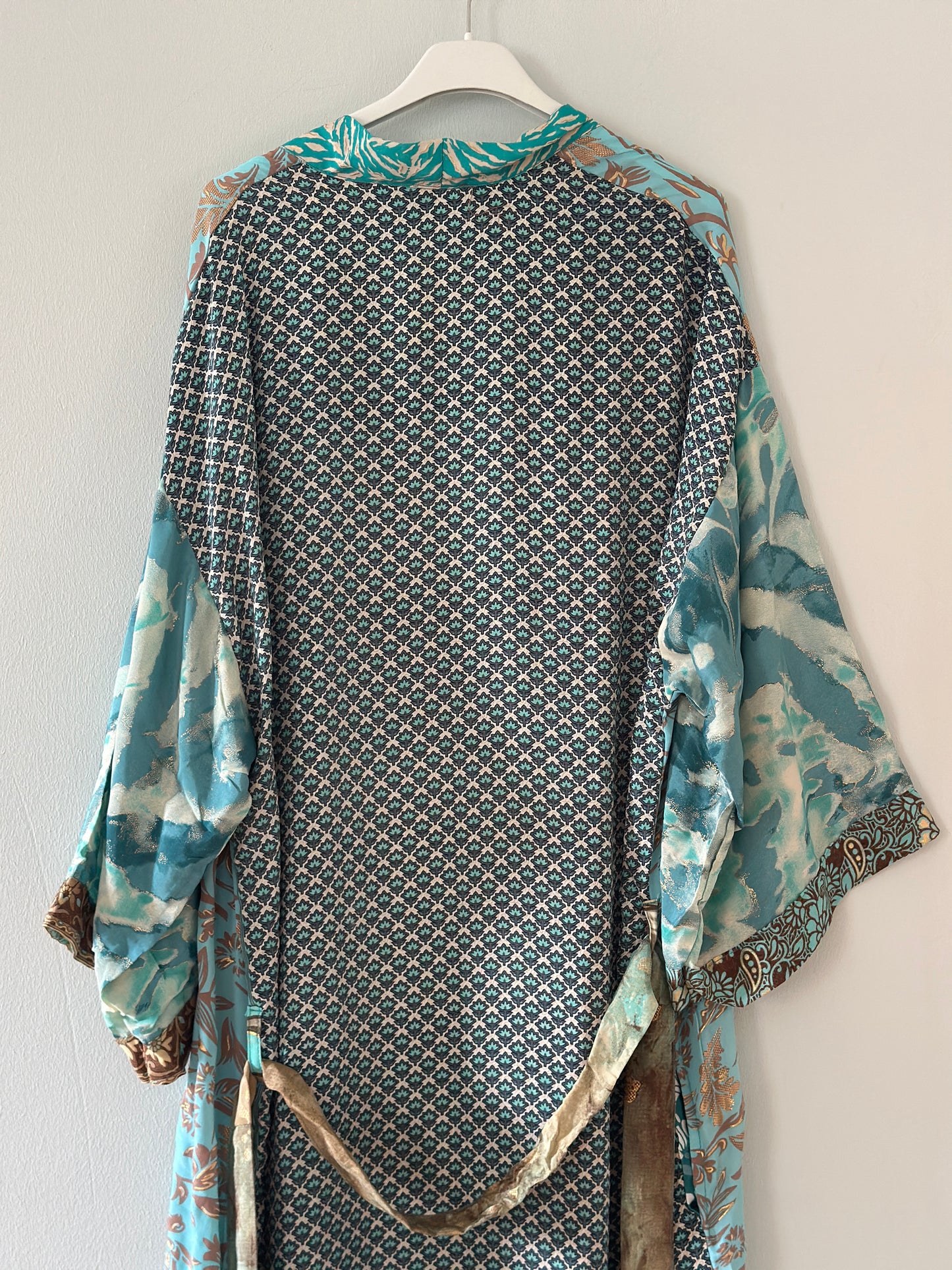 Kimono ”Mia” i vackert mönster - Multicolour