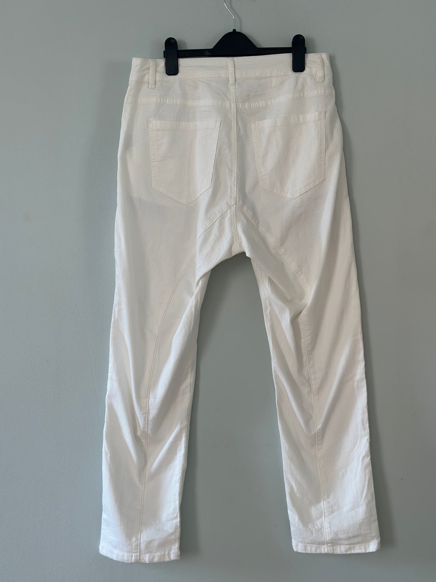 Jeans med broderade blommor - Vita