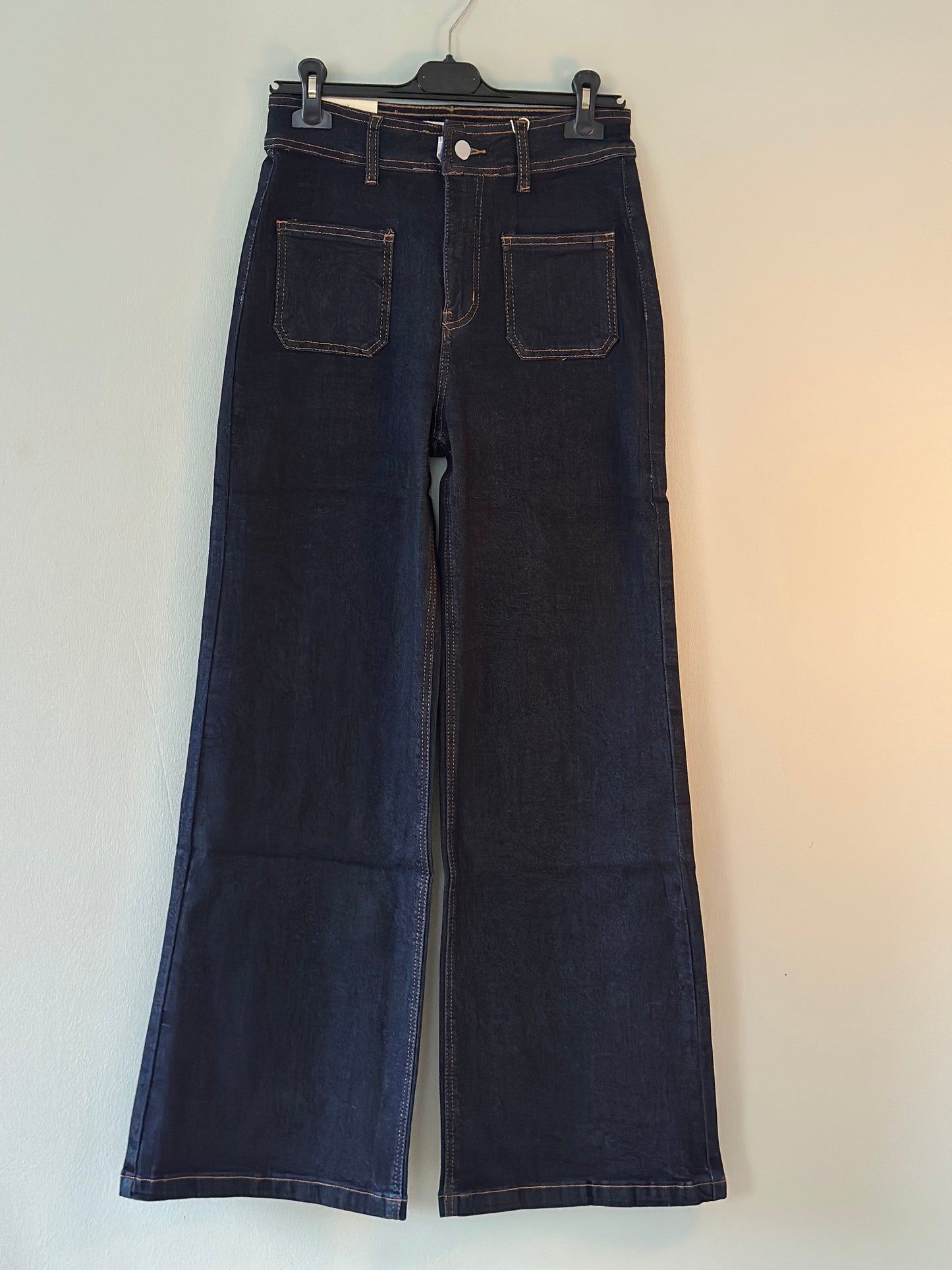 Jeans med raka ben och fickor framtill - Mörk denim