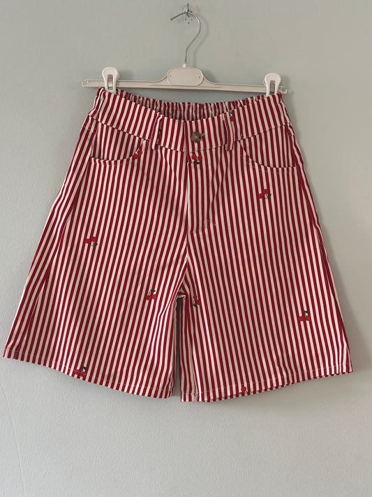 Röda jeansshorts ”Cherry” - Röda