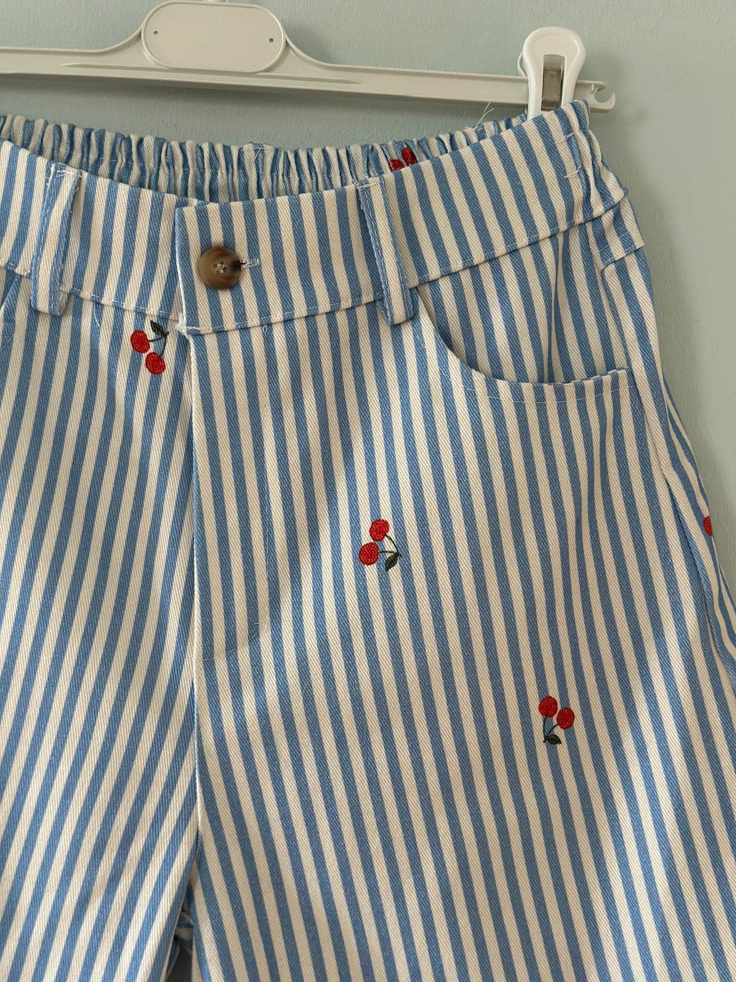Randiga jeansshorts ”Cherry” - Blå