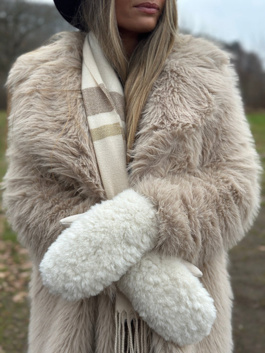 Gosig jacka ”Martha” med fickor på sidorna - Beige.