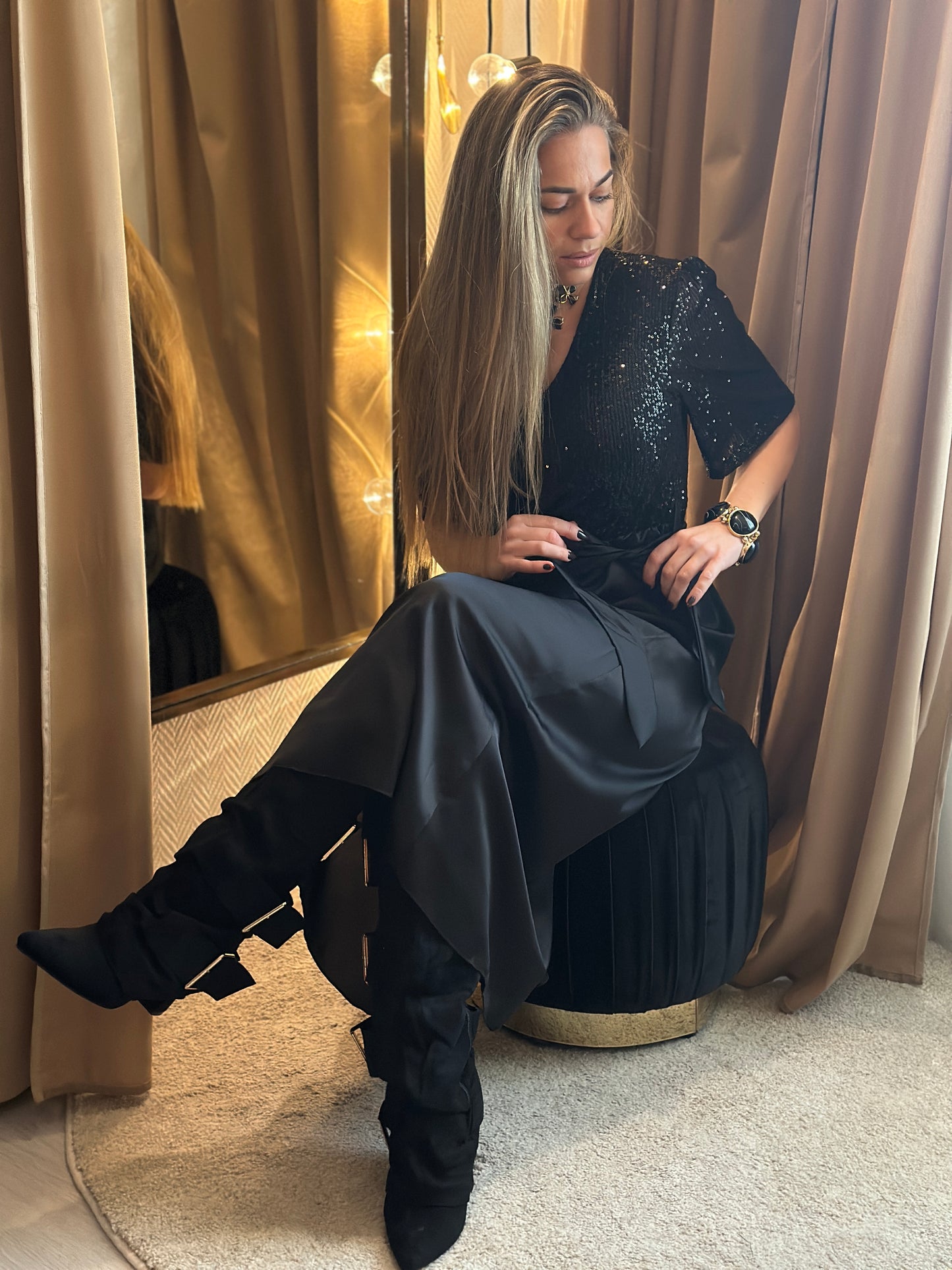 Glitterklänning med halvlång ärm - Svart