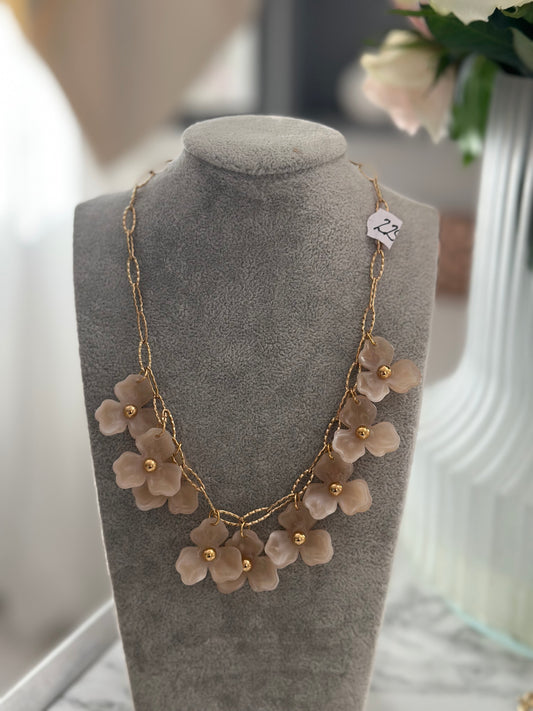 Halsband blommor - Sand