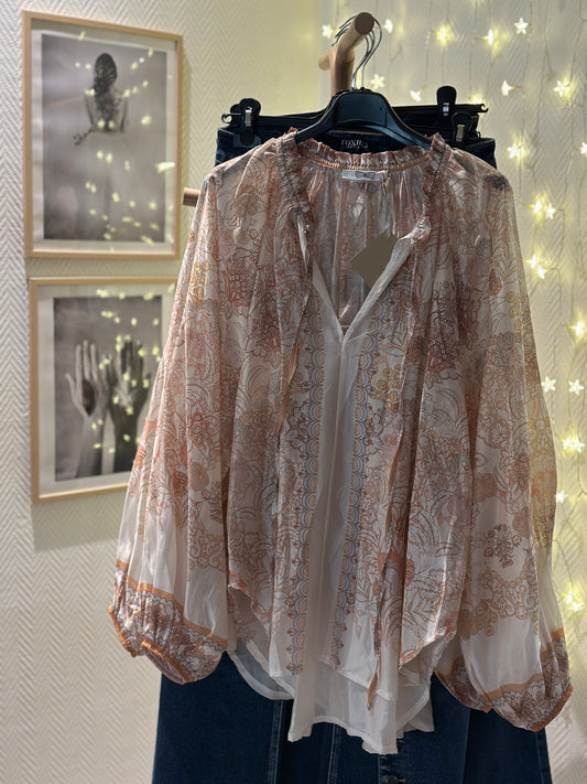 Blus ”Nancy” med vackert mönster och ballongärm - offwhite