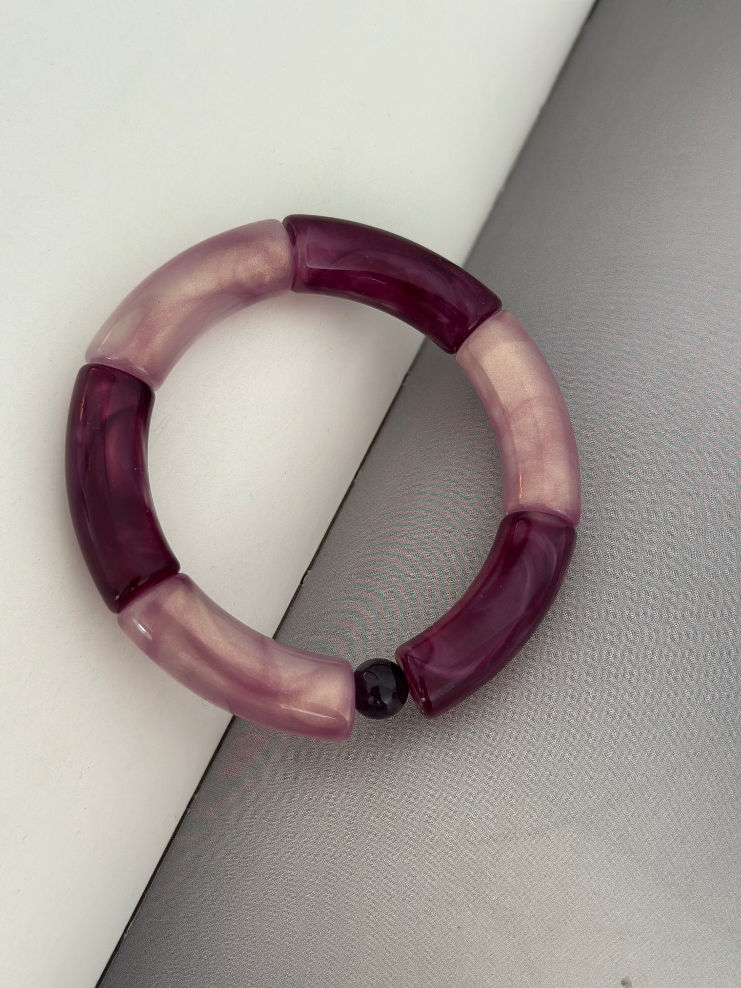 Elastiska armband - olika färger.