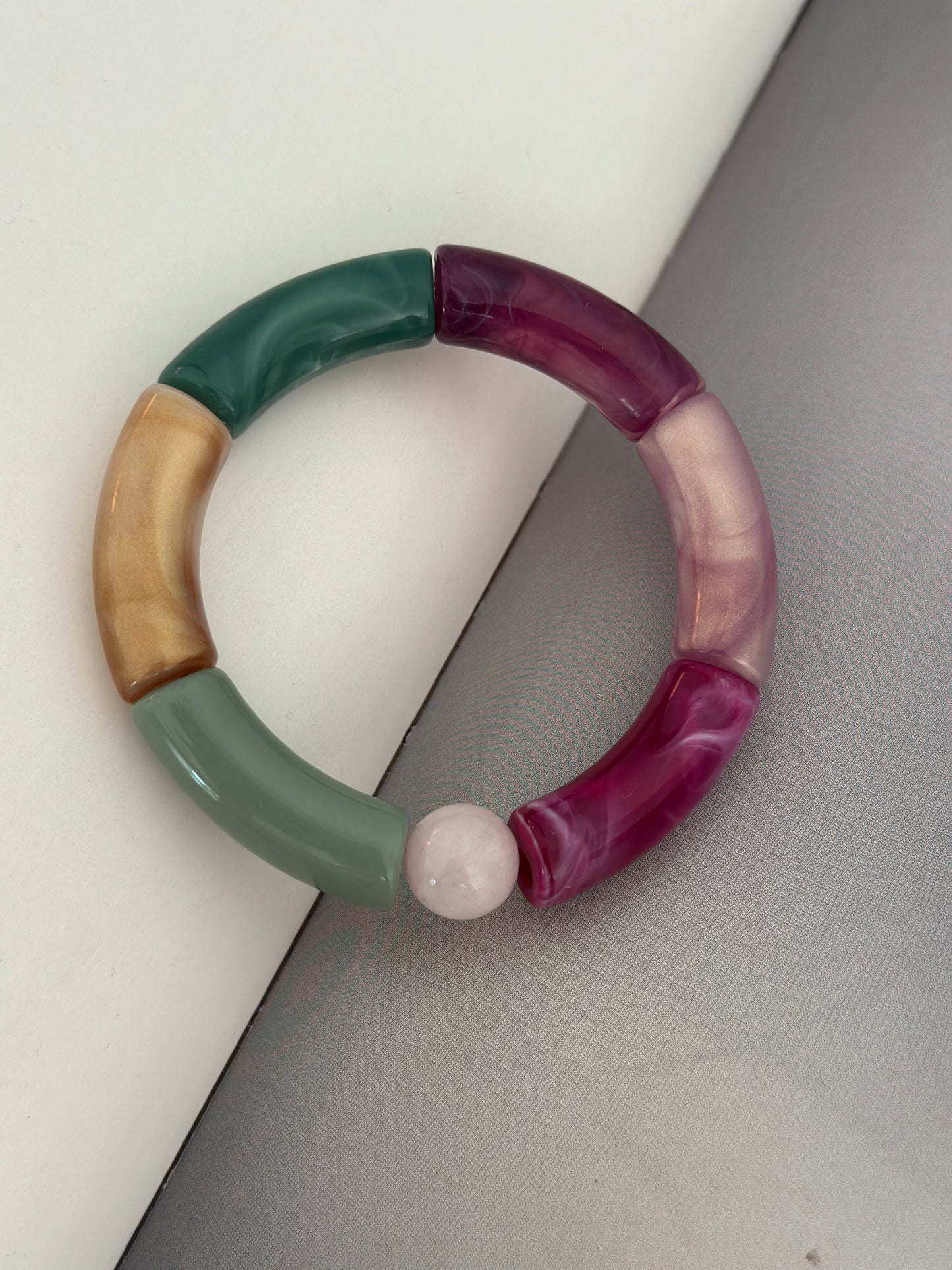 Elastiska armband - olika färger.