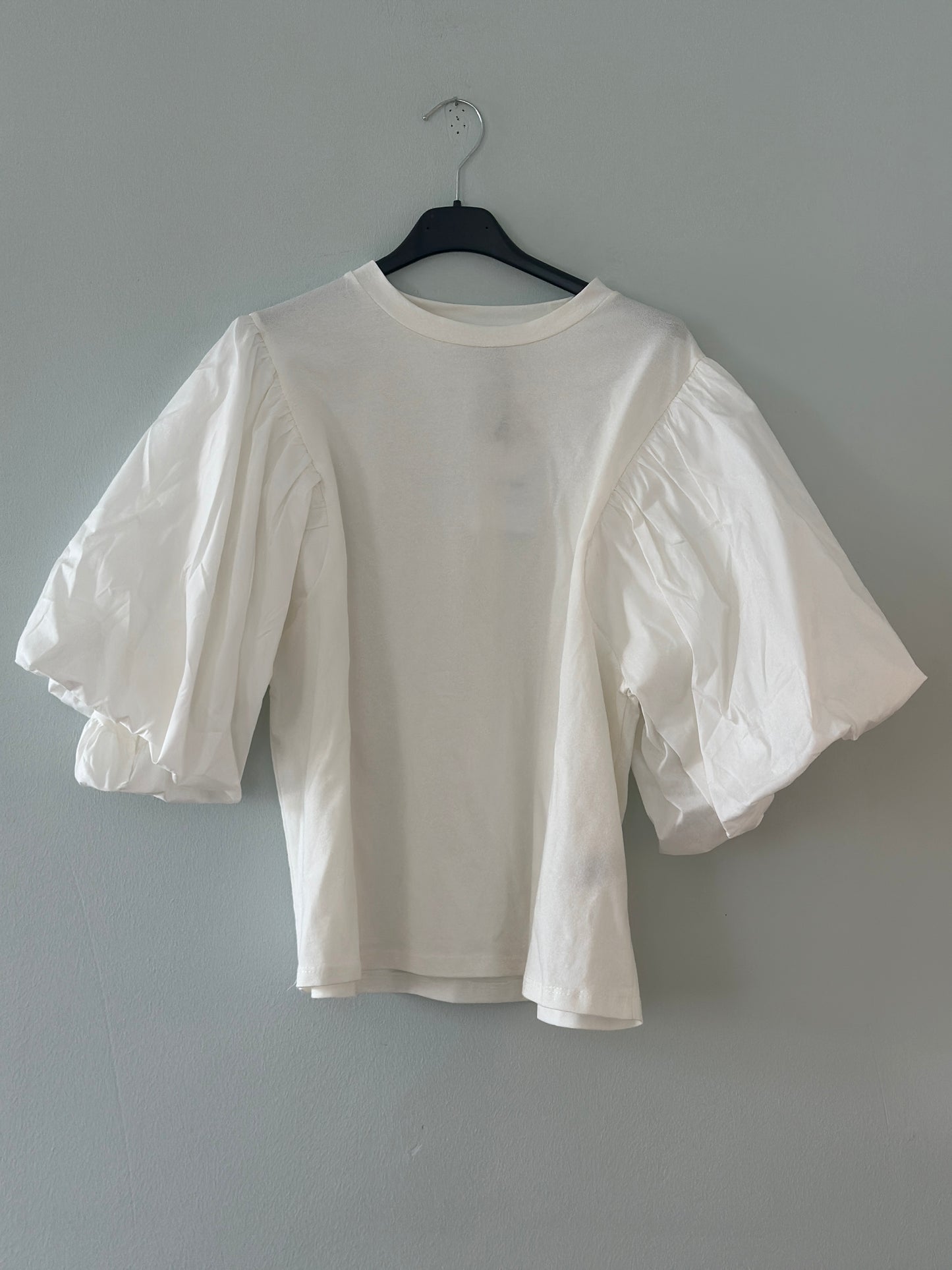 T-shirt med puffärm - Beige/Vit/Svart