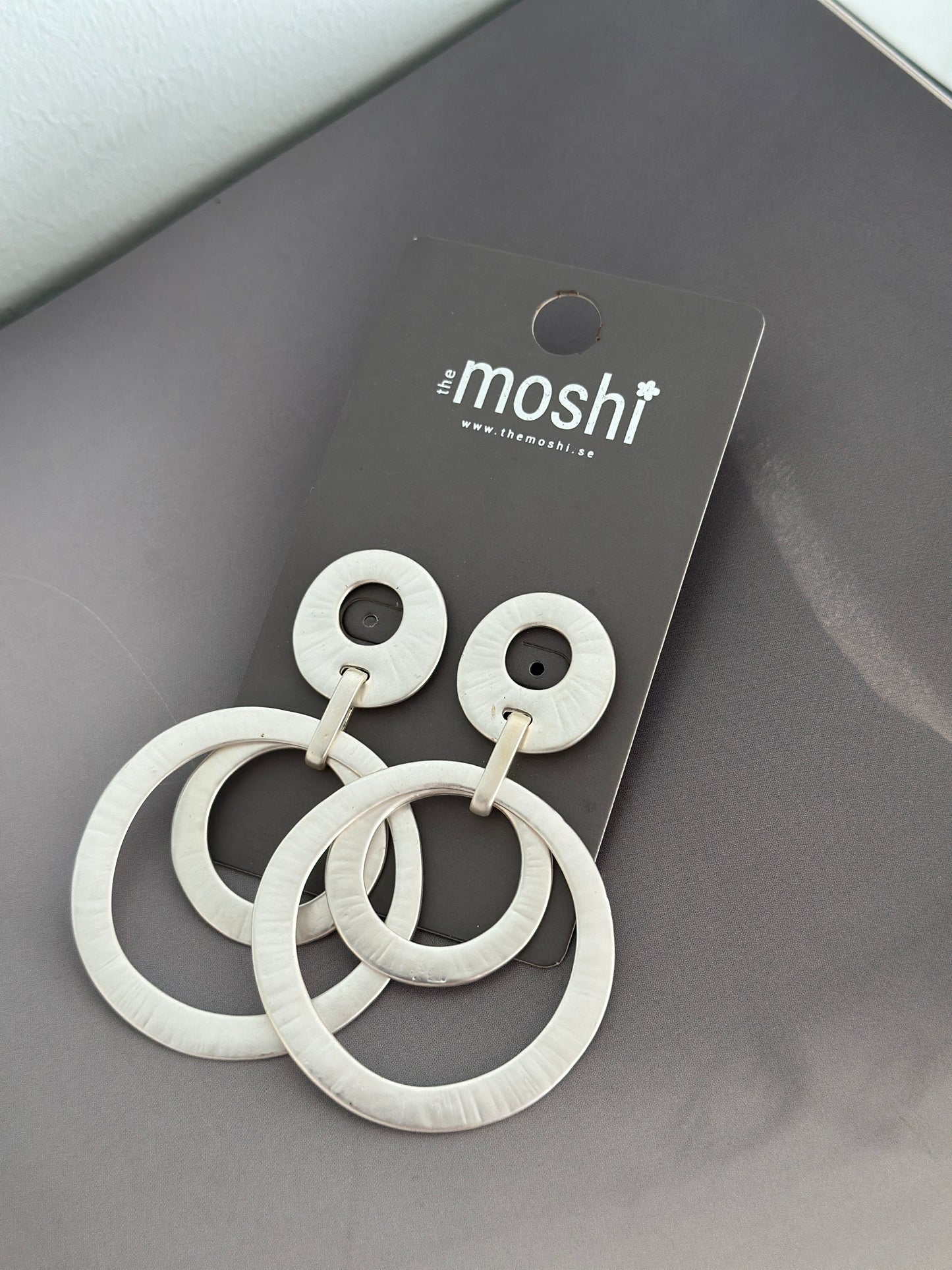 The Moshi, Stora örhängen - Guld/Silver