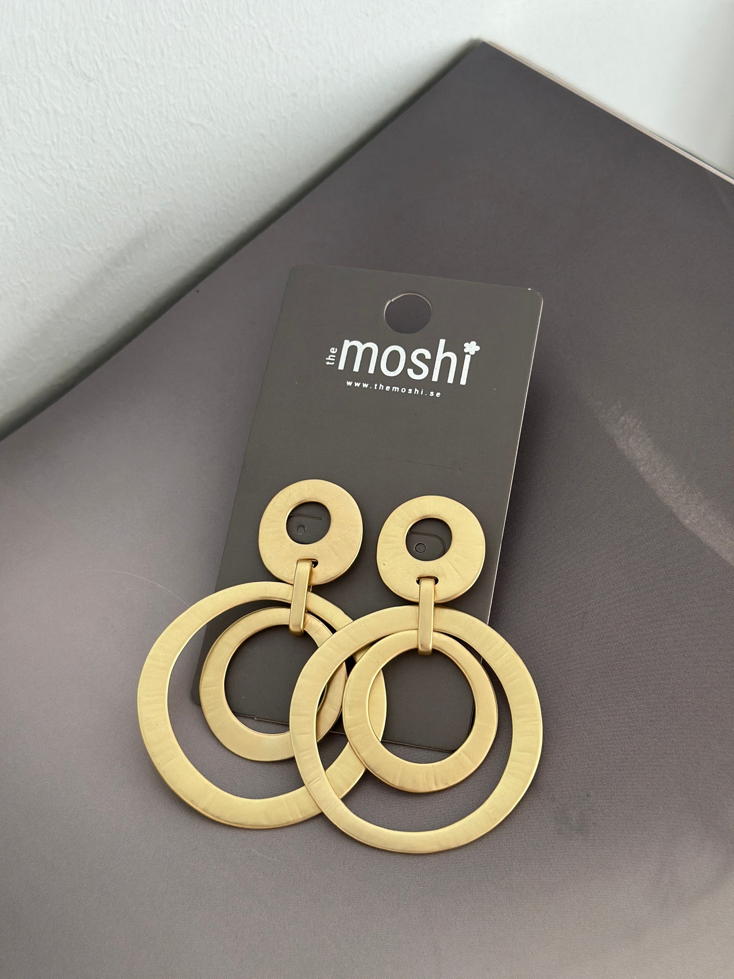 The Moshi, Stora örhängen - Guld/Silver