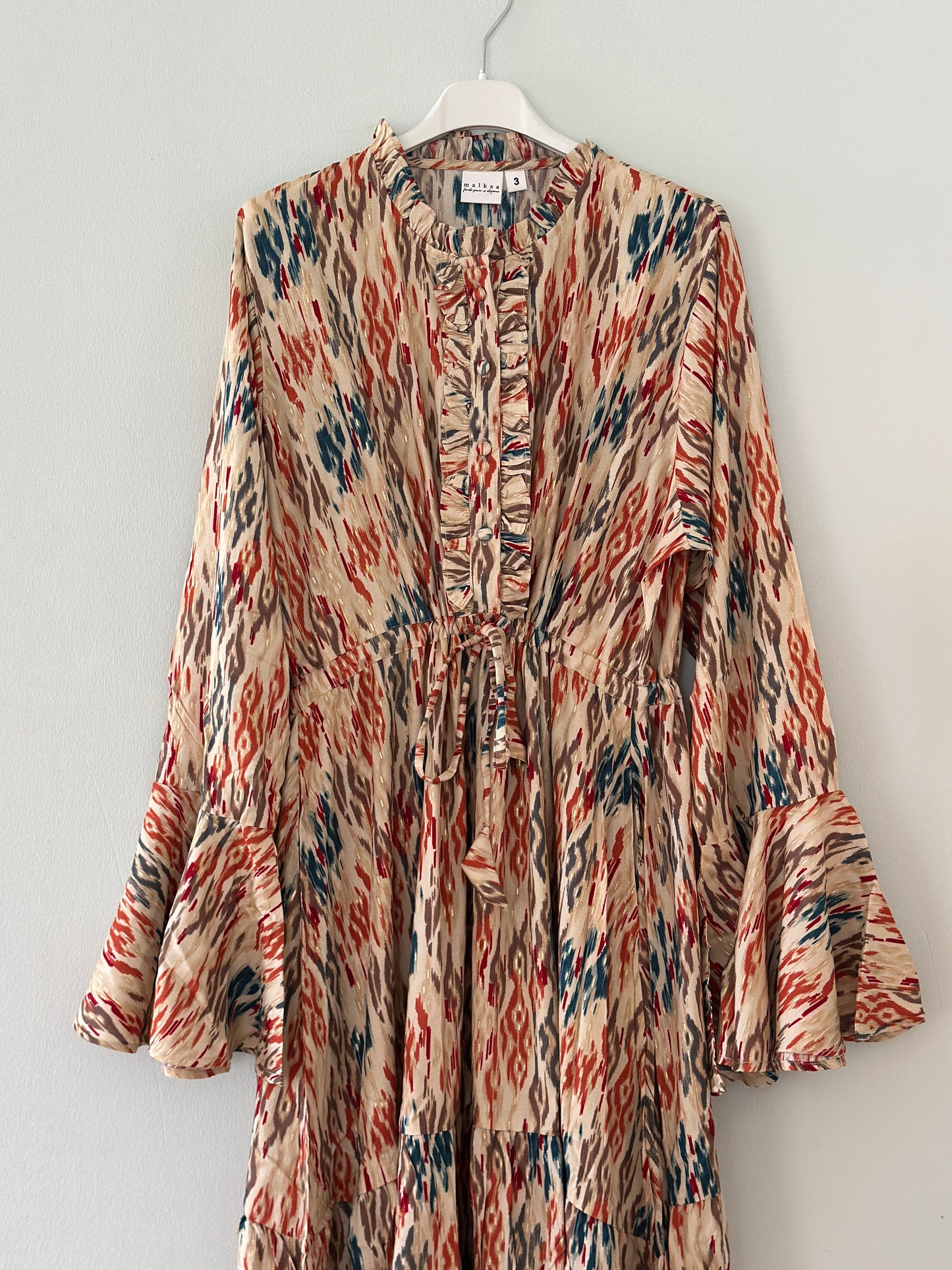 Klänning ”SIGNE” med vida ärmar- Beige