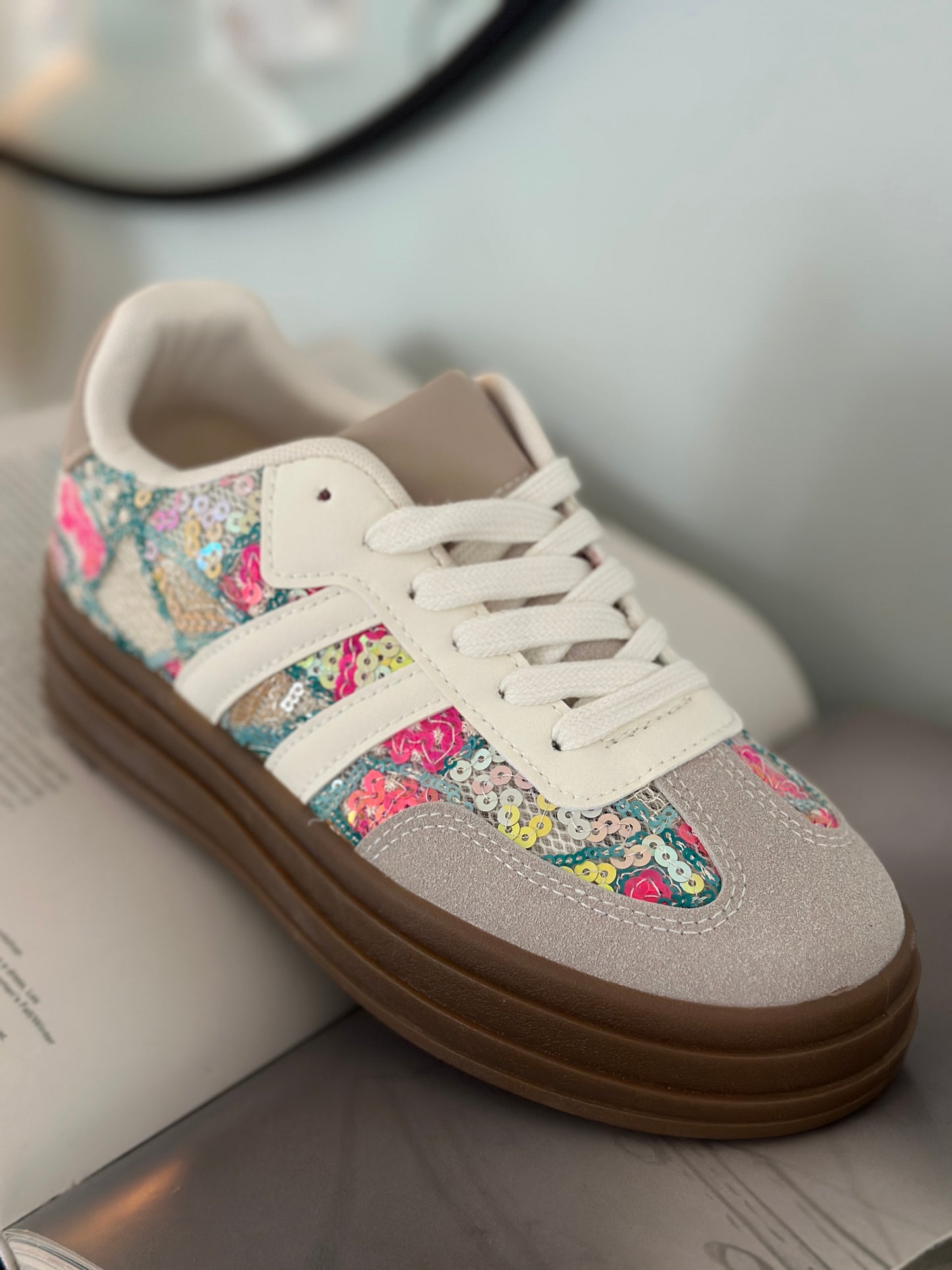 Sneakers med paljetter - Beige