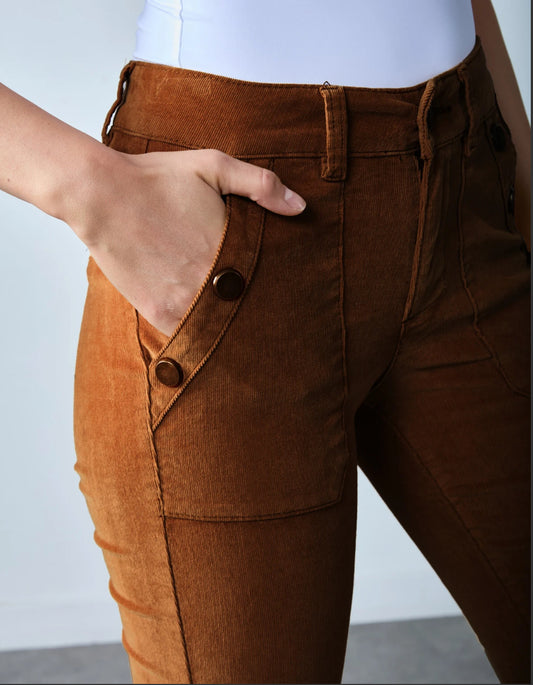 Manchester Jeans ”Samantha” med knappar på fickan - Bruna