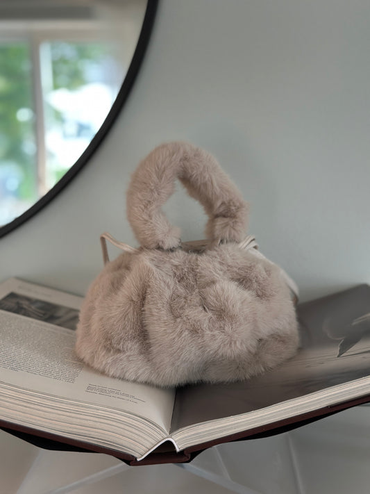 Fluffig väska med handtag och axelband - Taupe