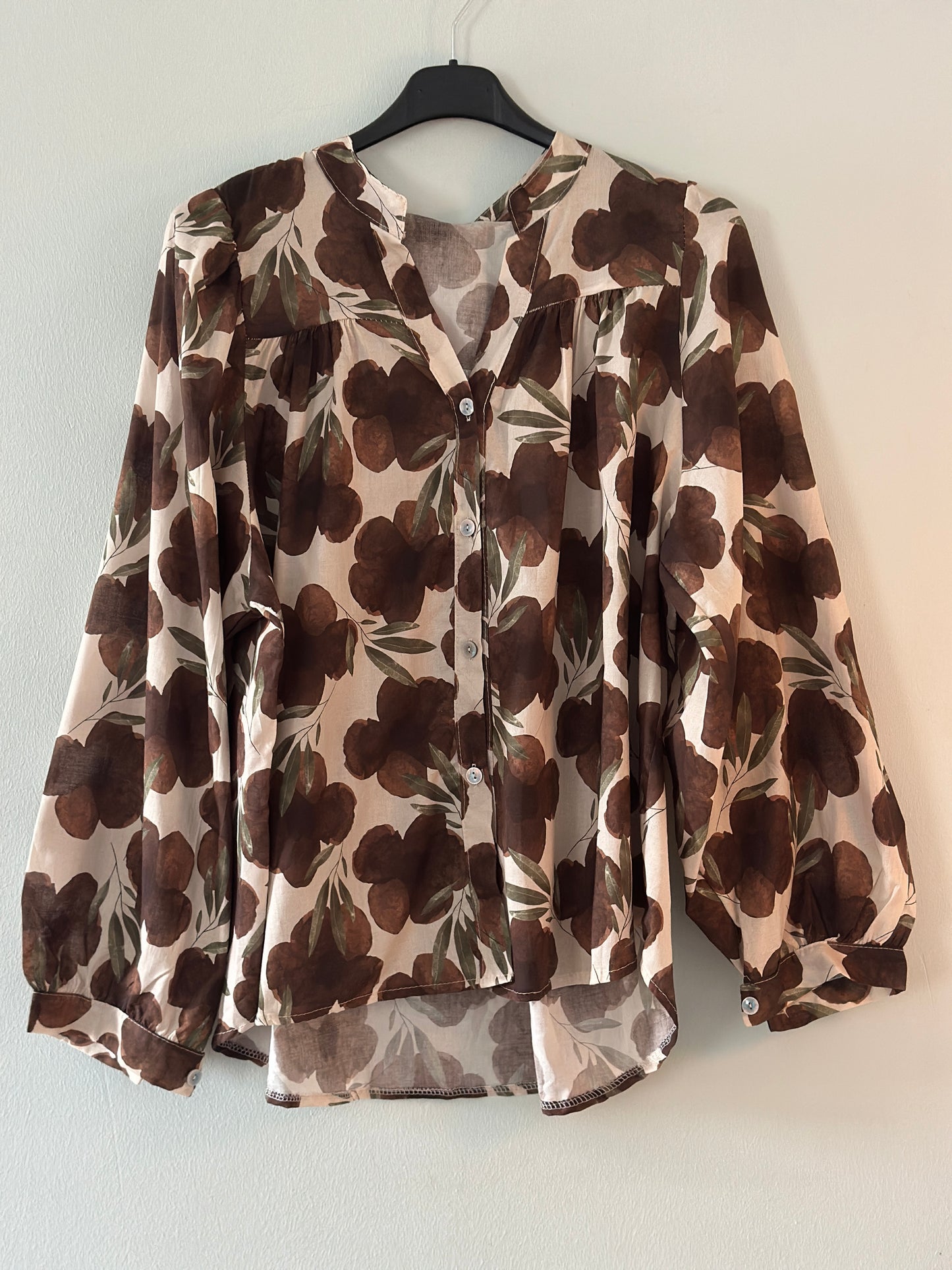 Blommig blus ”Maria” - Bruna blommor