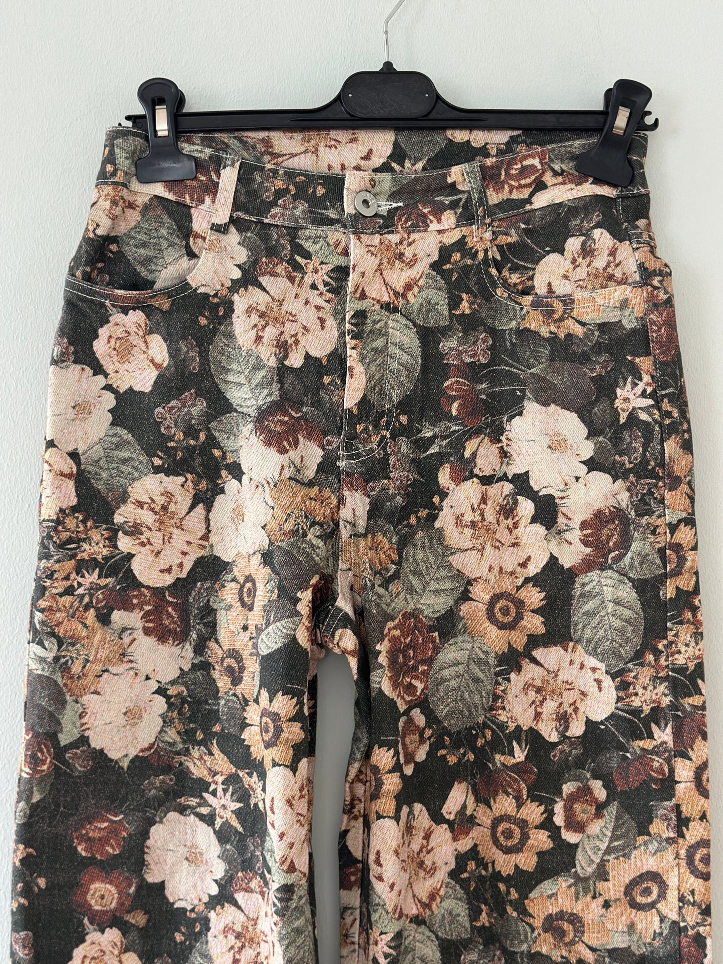 Blommiga jeans ”Magdalena” - Gröna