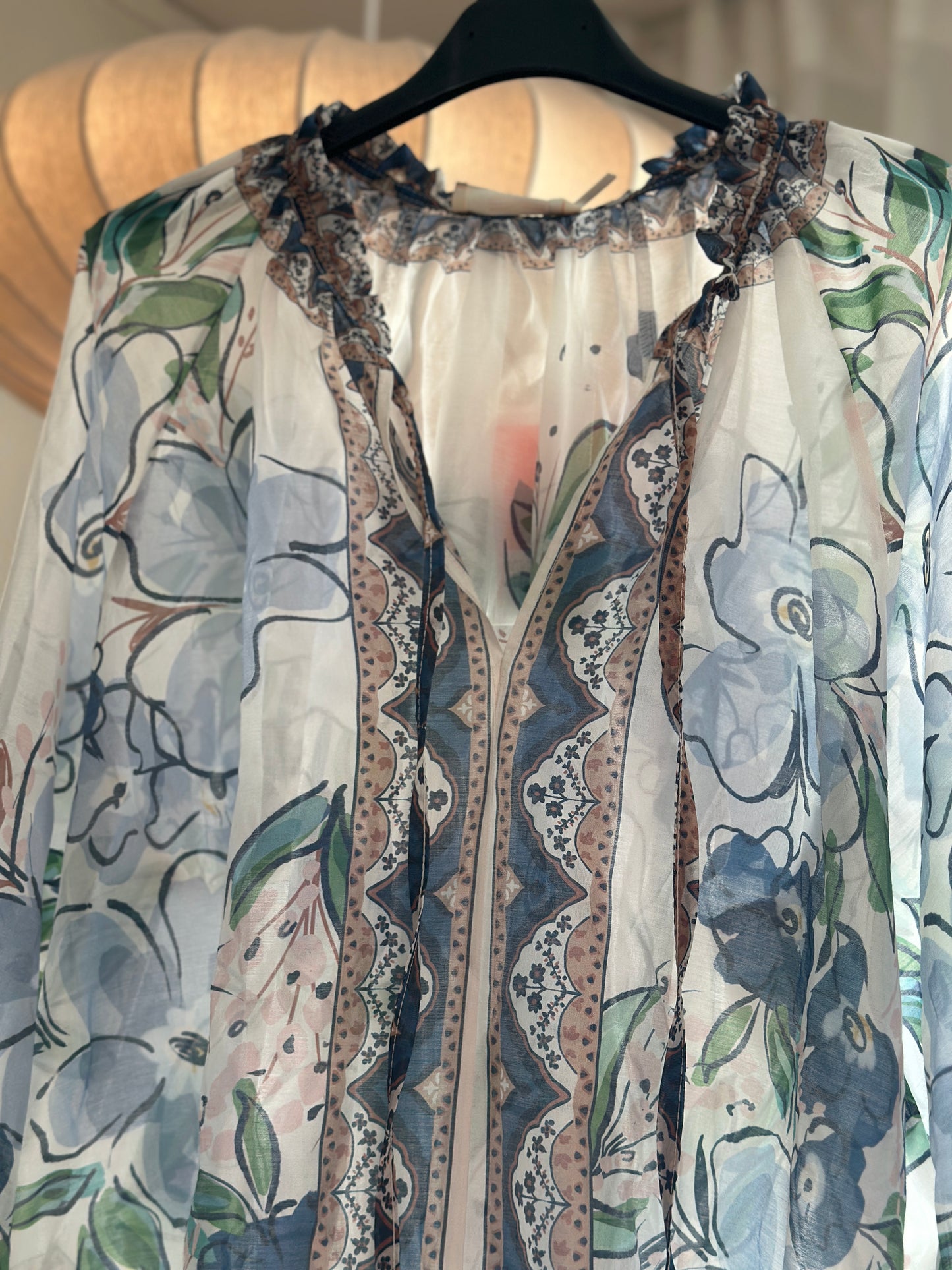 Blus ”Roxanna” med ballongärm - Blå