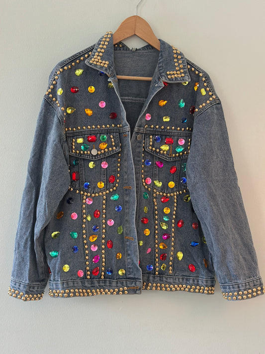 Årets coolaste jeansjacka ”Linnea” med nitar och stenar - Ljus denim