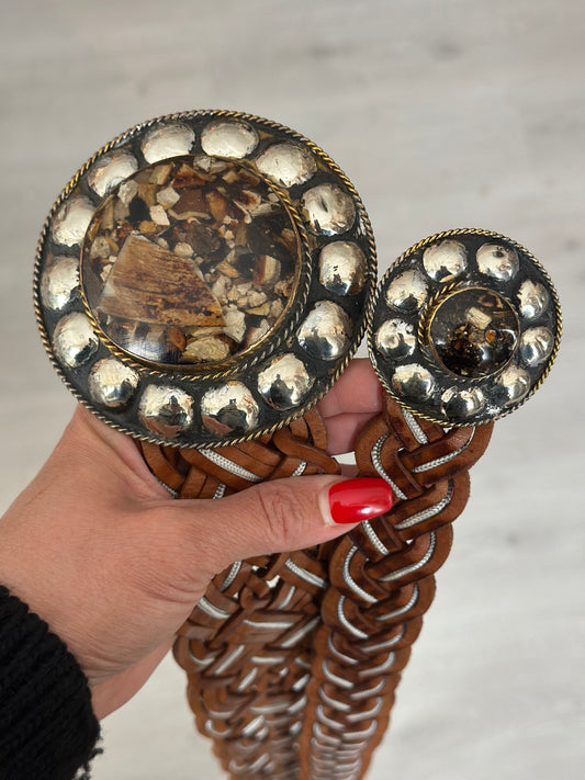 Läderbälten med spänne framtill - Brunt