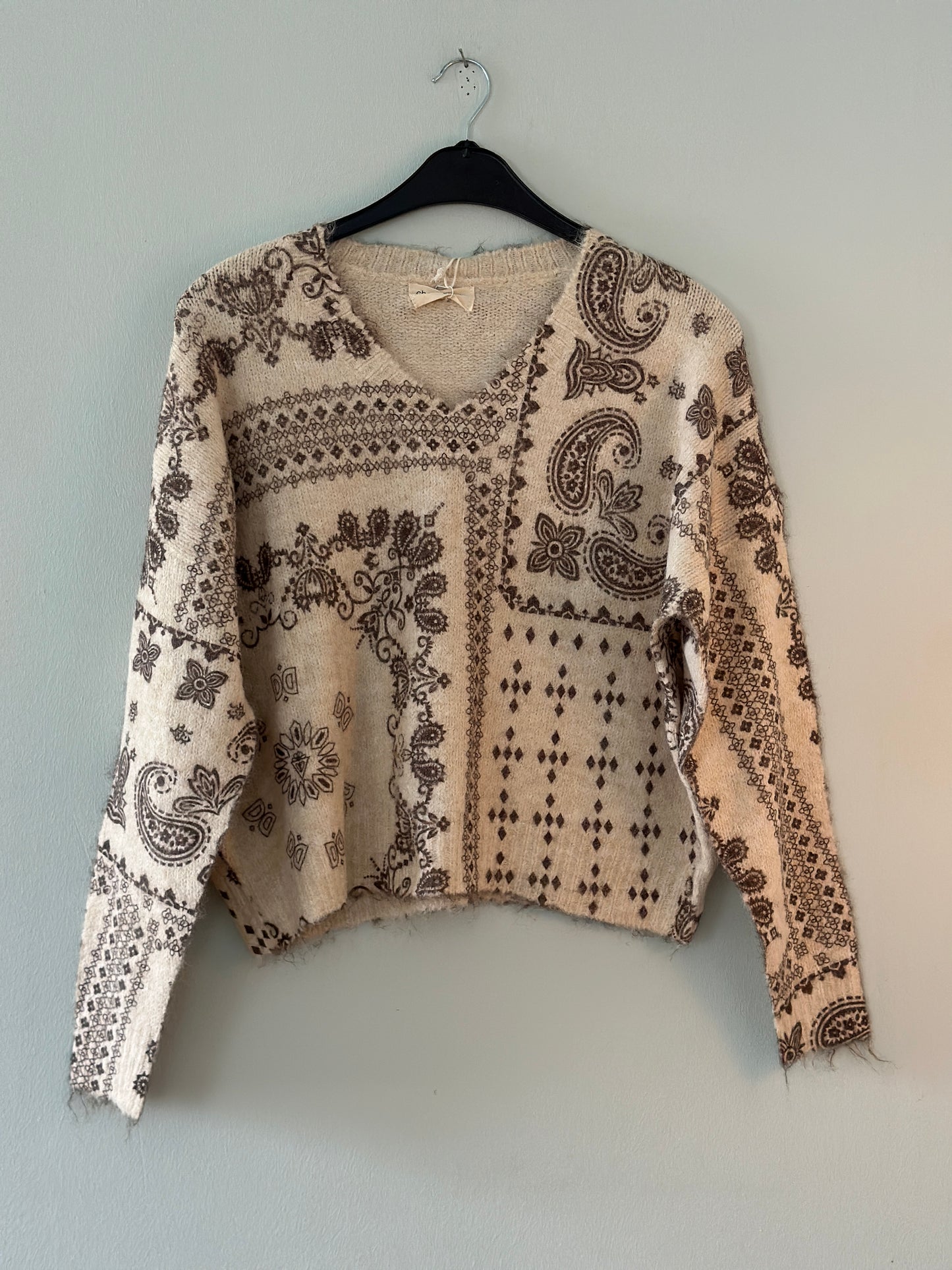 Finstickad tröja ”Paisley” - Beige