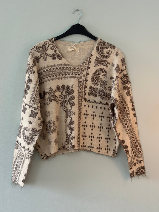 Finstickad tröja ”Paisley” - Beige