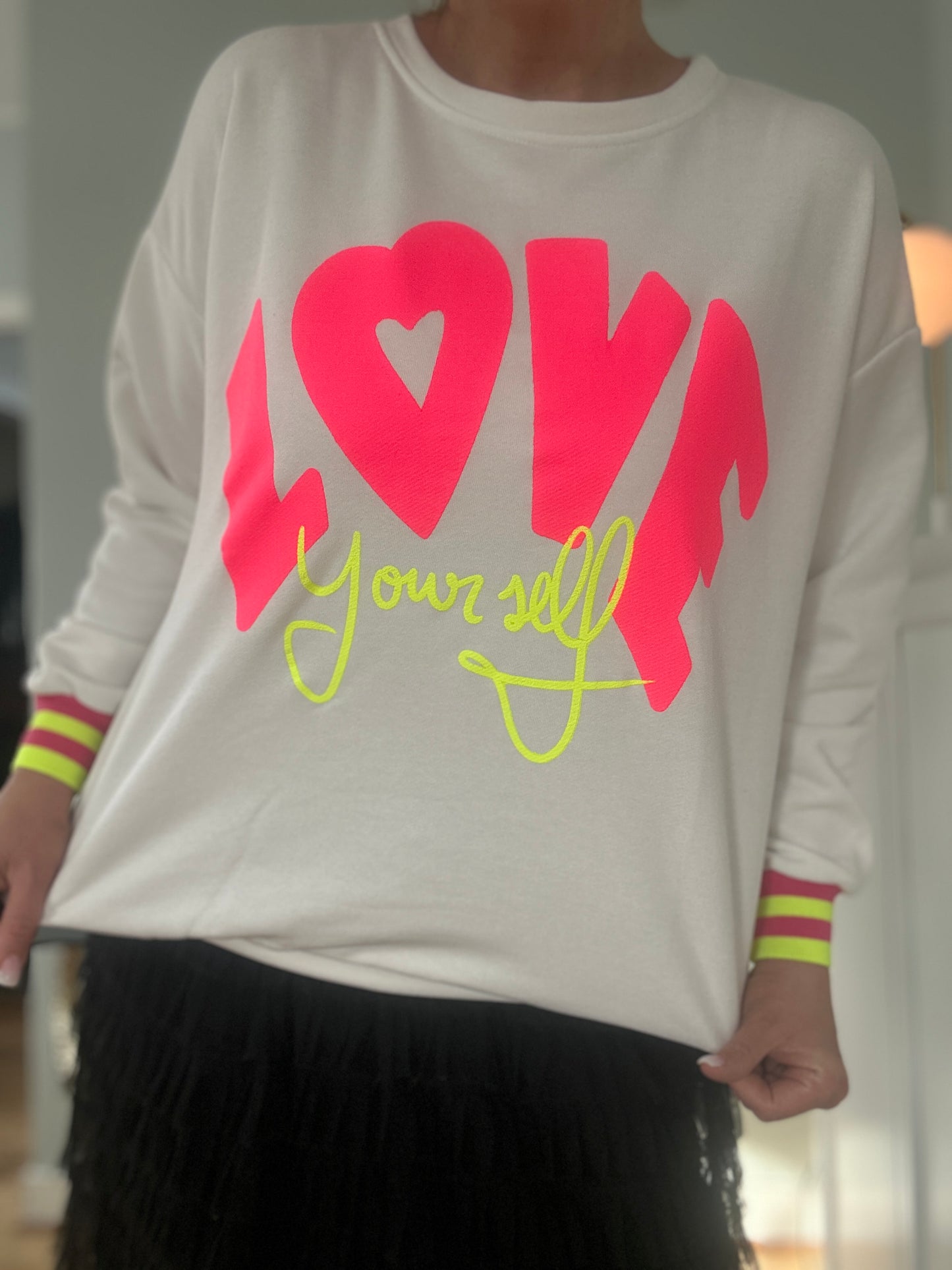 Sweatshirt ”Love Yourself” - Vit/Rosa/Ljusblå