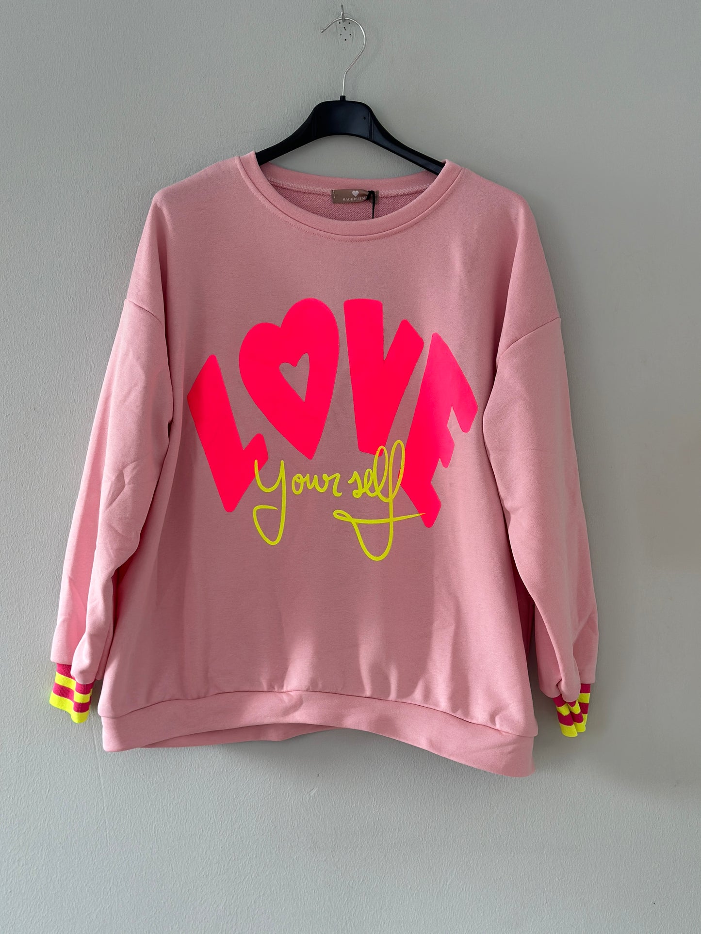Sweatshirt ”Love Yourself” - Vit/Rosa/Ljusblå
