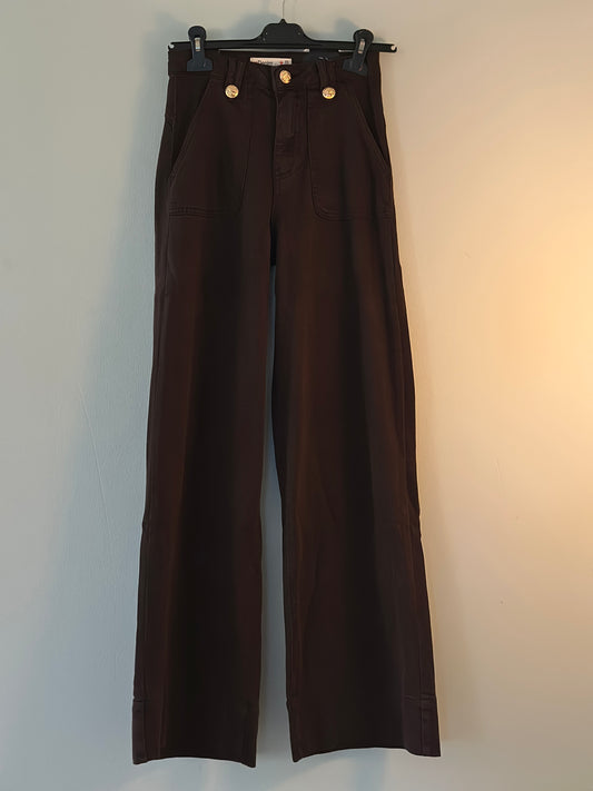 Jeans med rosettknappar - Bruna