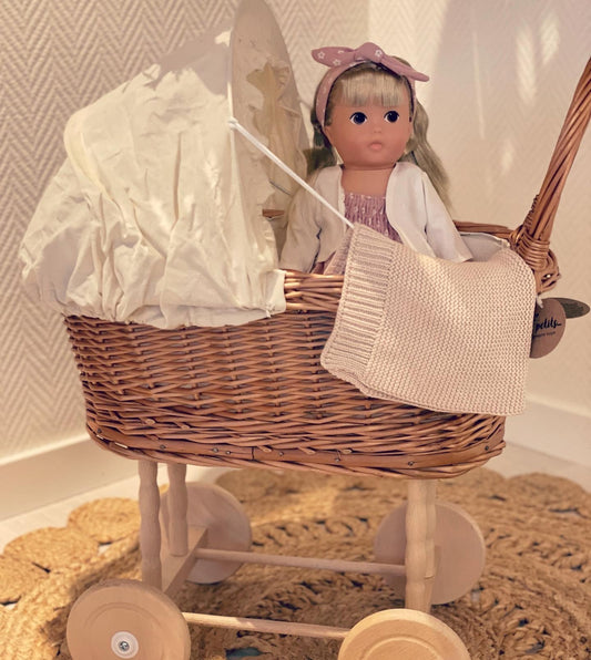 Egmont Toys, Docka Angele